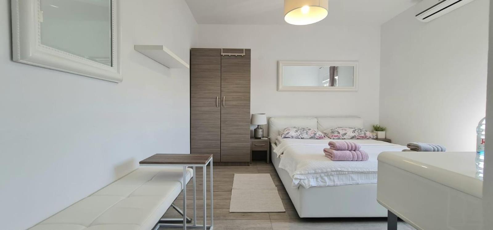Lalic Gallery Villa Бибинє Номер фото